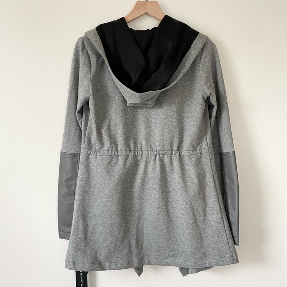 ✨NWT✨ BLANC NOIR Traveler Hooded Wrap Jacket in Heather Grey Black Sz Small - Picture 10 of 16